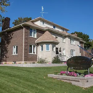Butterfly Manor Bed & Breakfast Niagara Falls